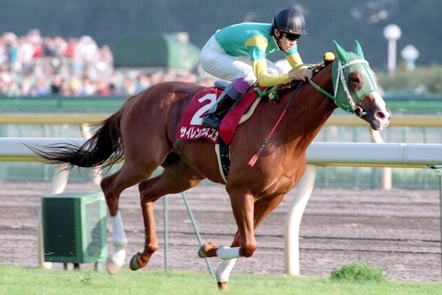 歴代最強馬:中長距離(2000m〜3200m)最強馬